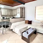 Renovated House With Garden In Apartmán Tripoli