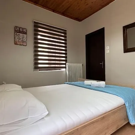 Renovated House With Garden In アパート *