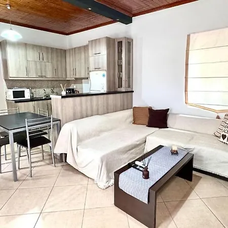 Renovated House With Garden In Apartment Tripoli