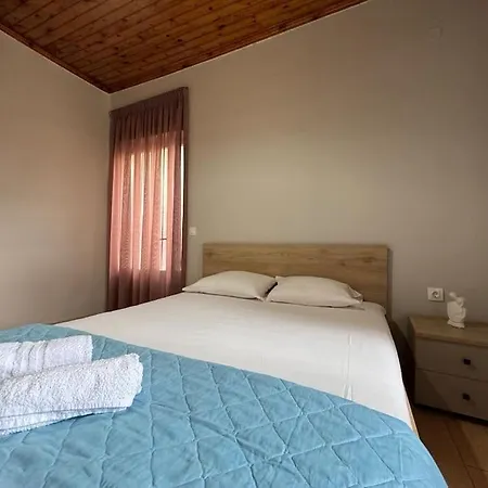 Renovated House With Garden In Tripoli