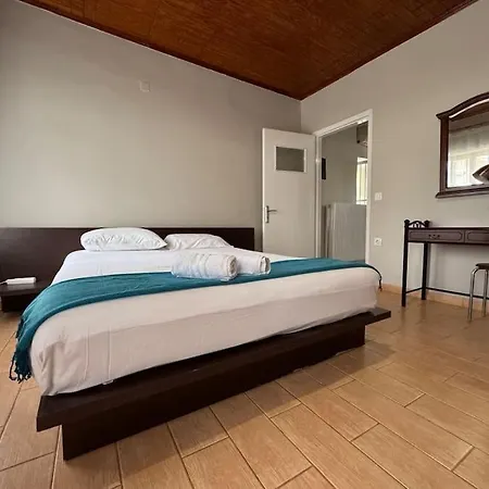 Renovated House With Garden In Apartment